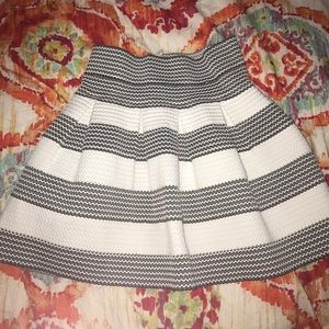 Elastic striped skirt